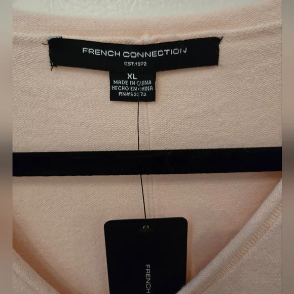 NWT XL Fench Connection Vneck Lightweight Long Sleeve Blush Pink Sweater - Picture 2 of 9